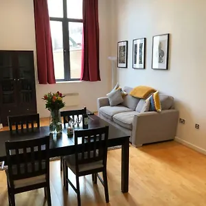 stylish-city-centre-apartment.cardiffhotelswales.com/